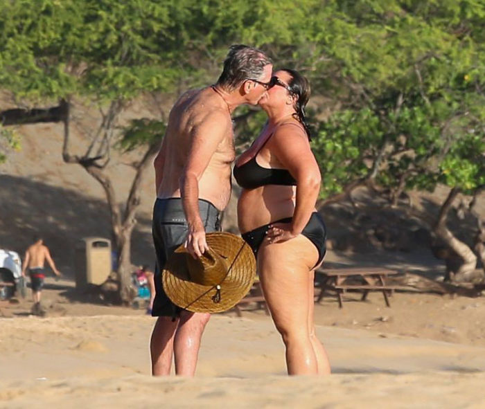 Pierce Brosnan Wife Kissing On Beach