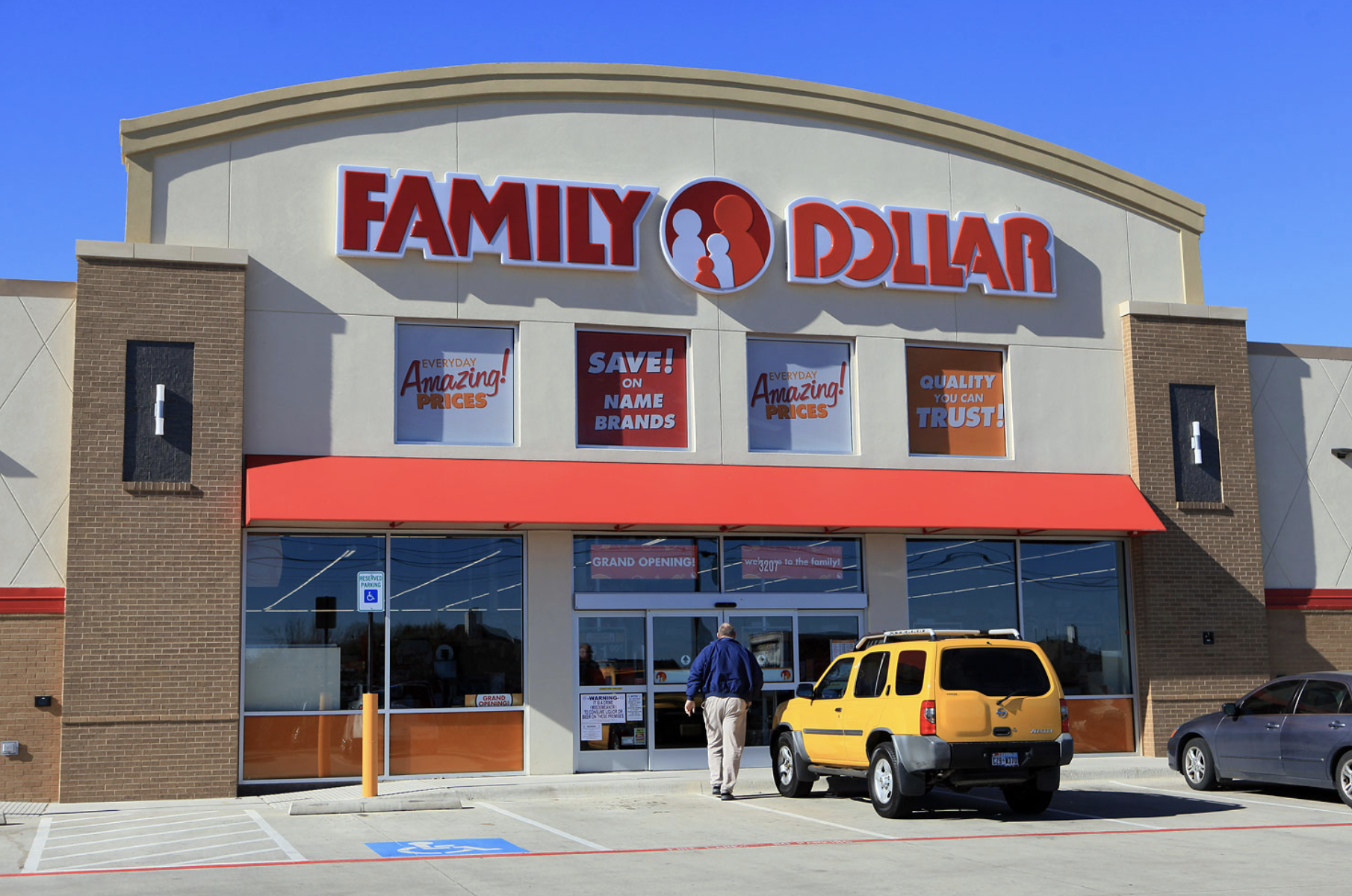 The shop front of a Family Dollar Store