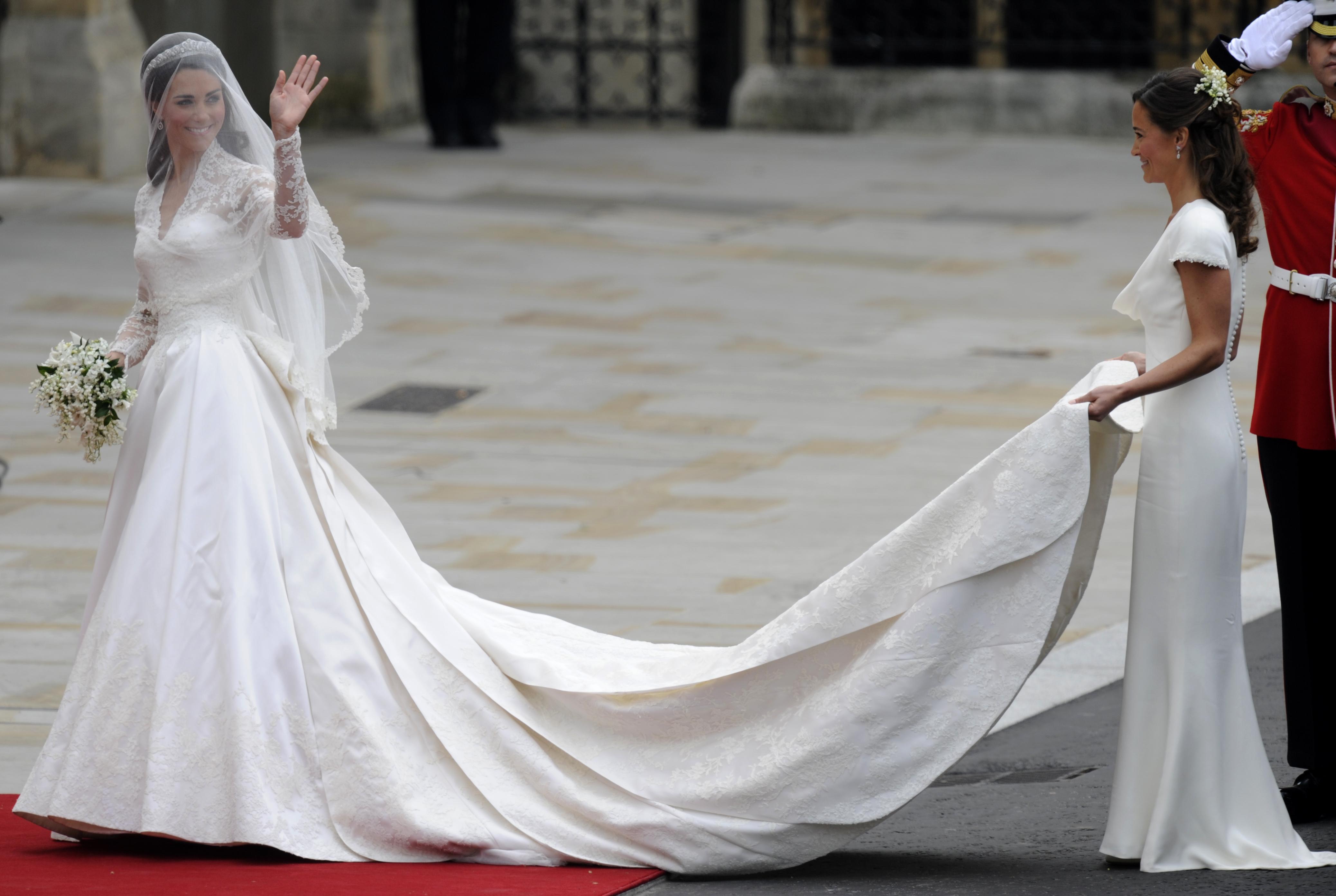 kate middleton alexander mcqueen wedding dress royal wedding 2011