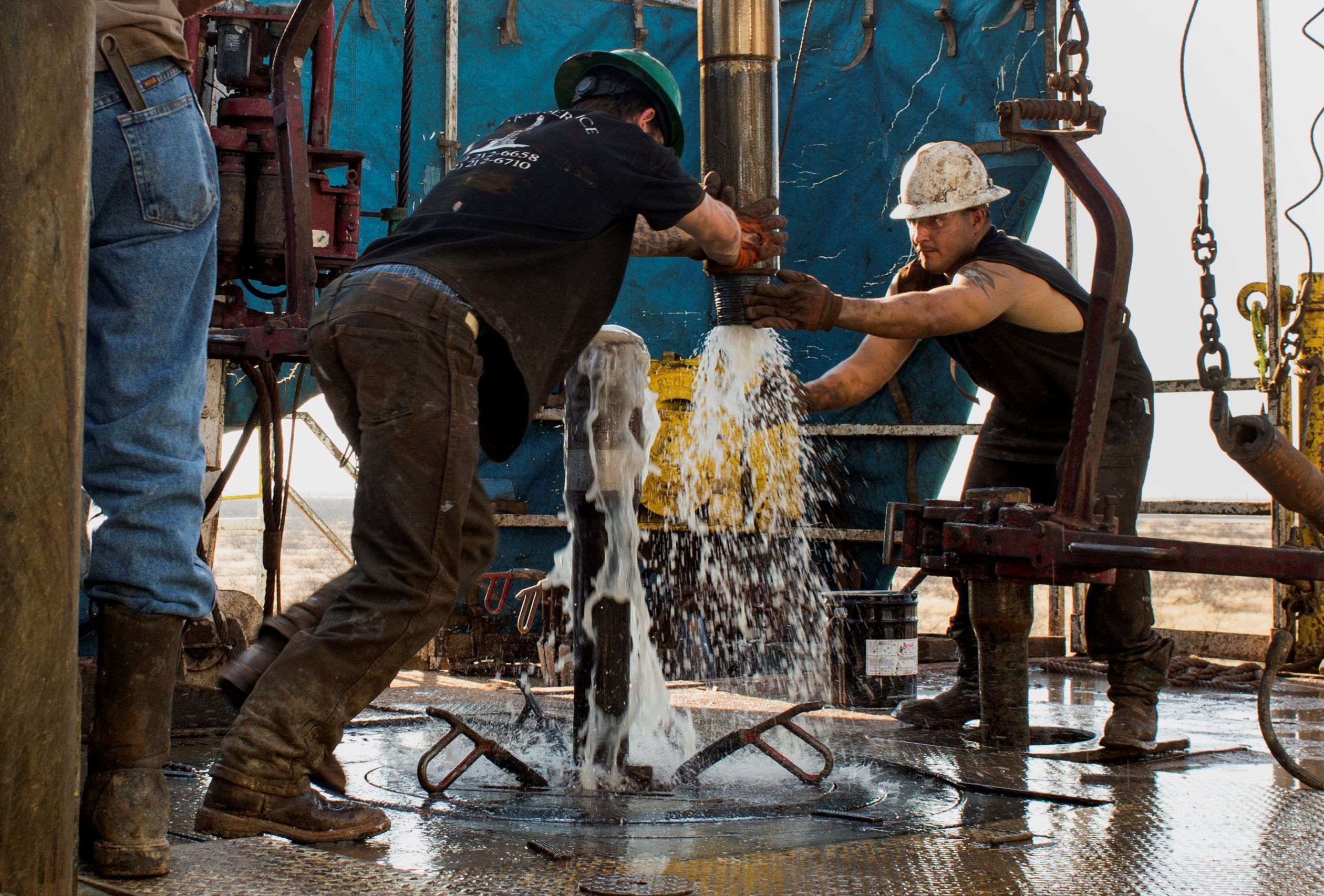 hardest jobs oil rig worker