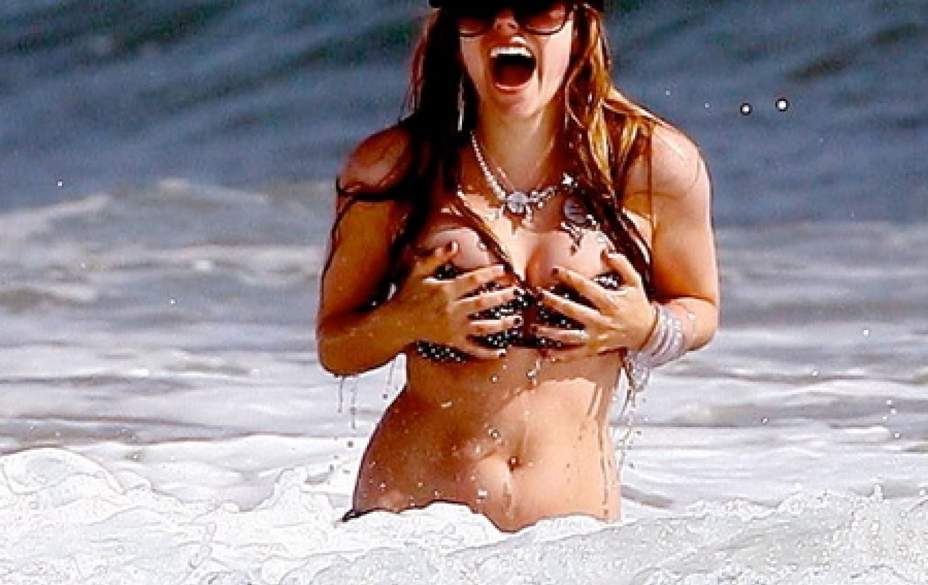 bikini fails avril lavigne