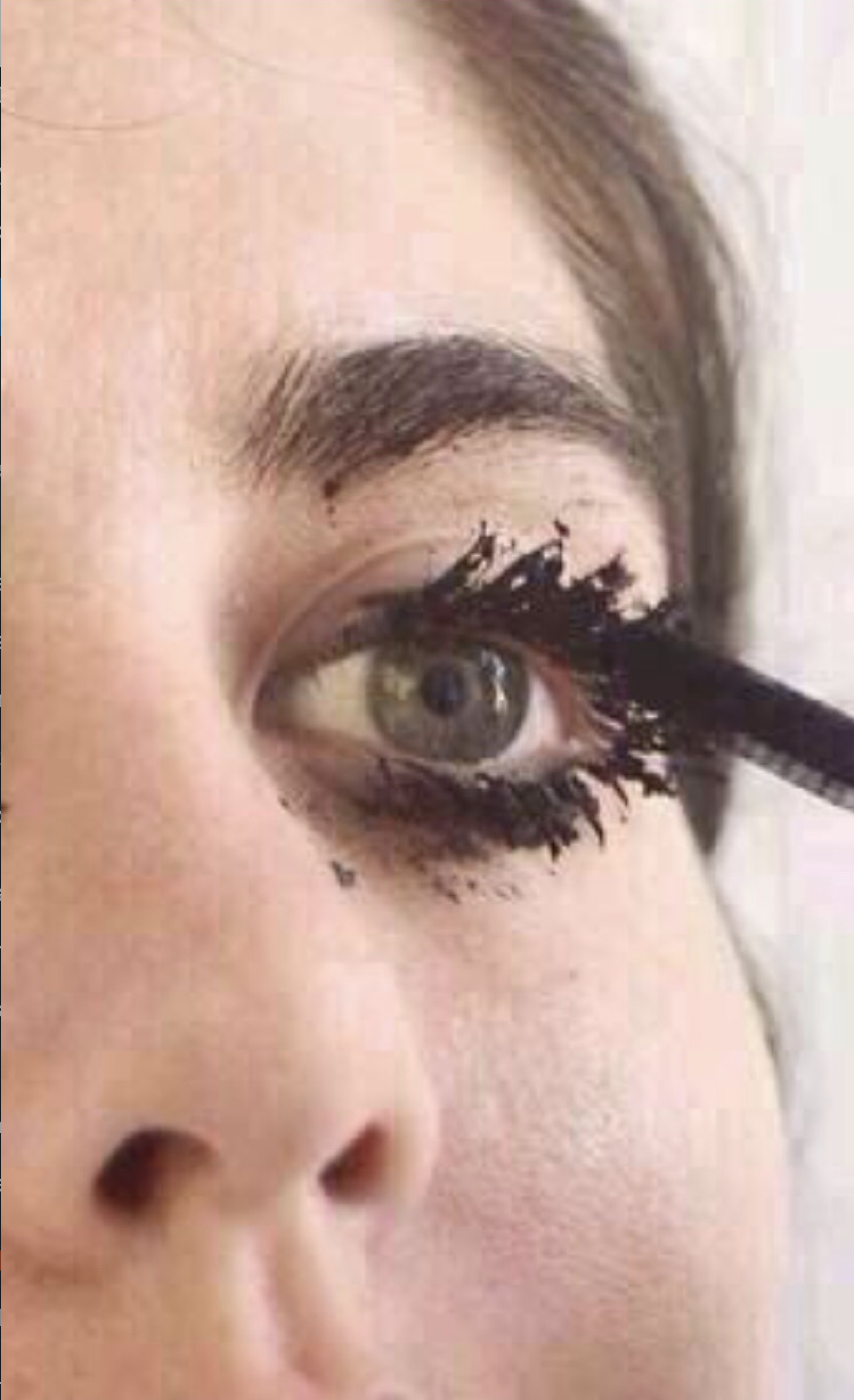 mascara on bottom lash