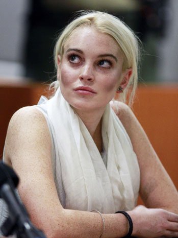 lindsay lohan not blended in makeup