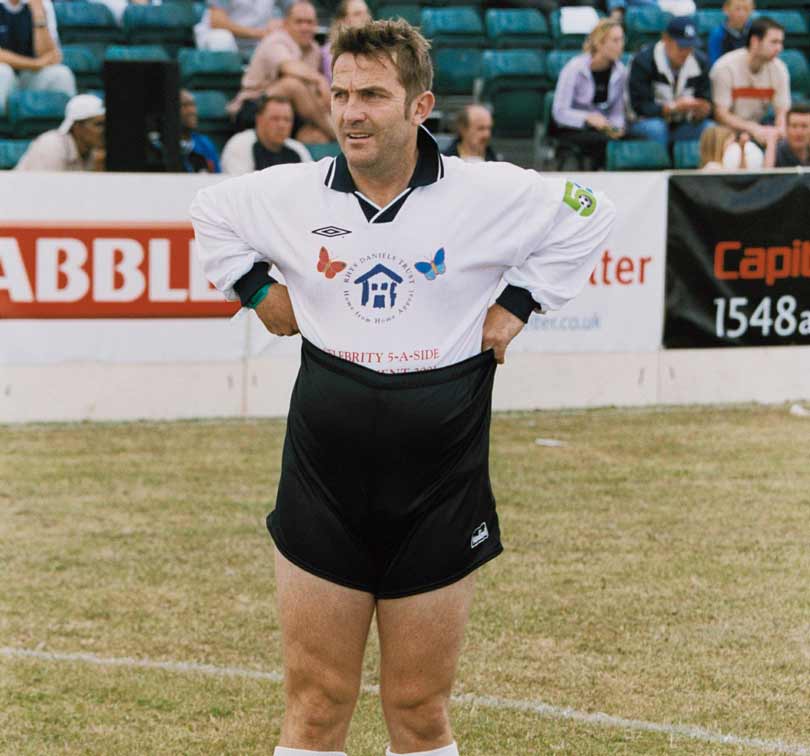 bradley walsh net worth playing for brentford