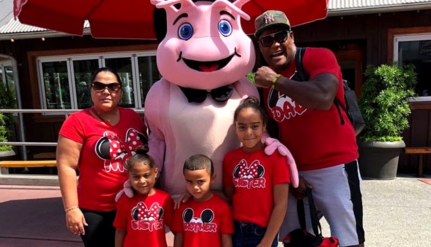 Luis Ortiz with his family