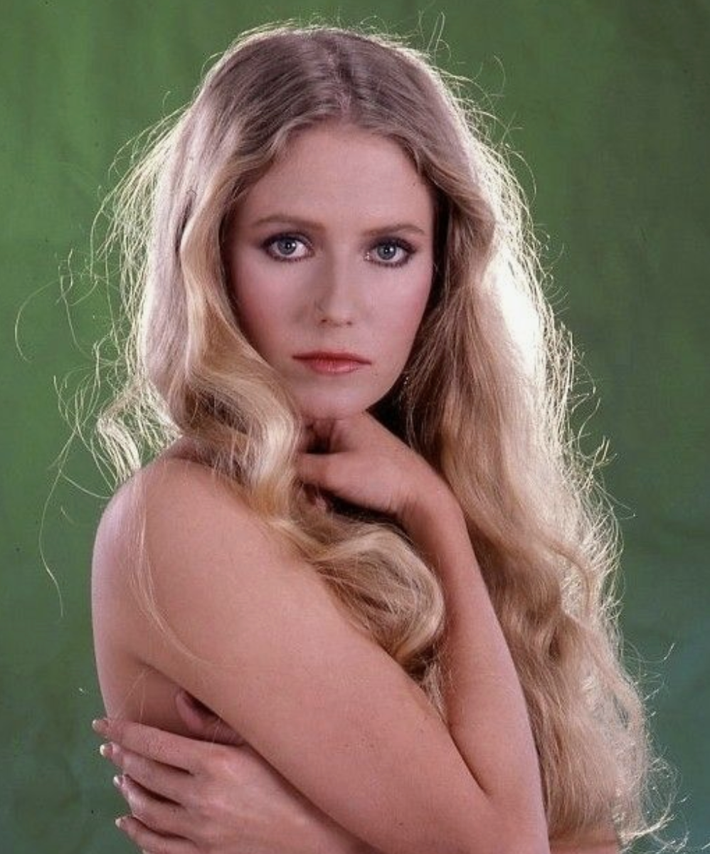 Eve Plumb Nude posing