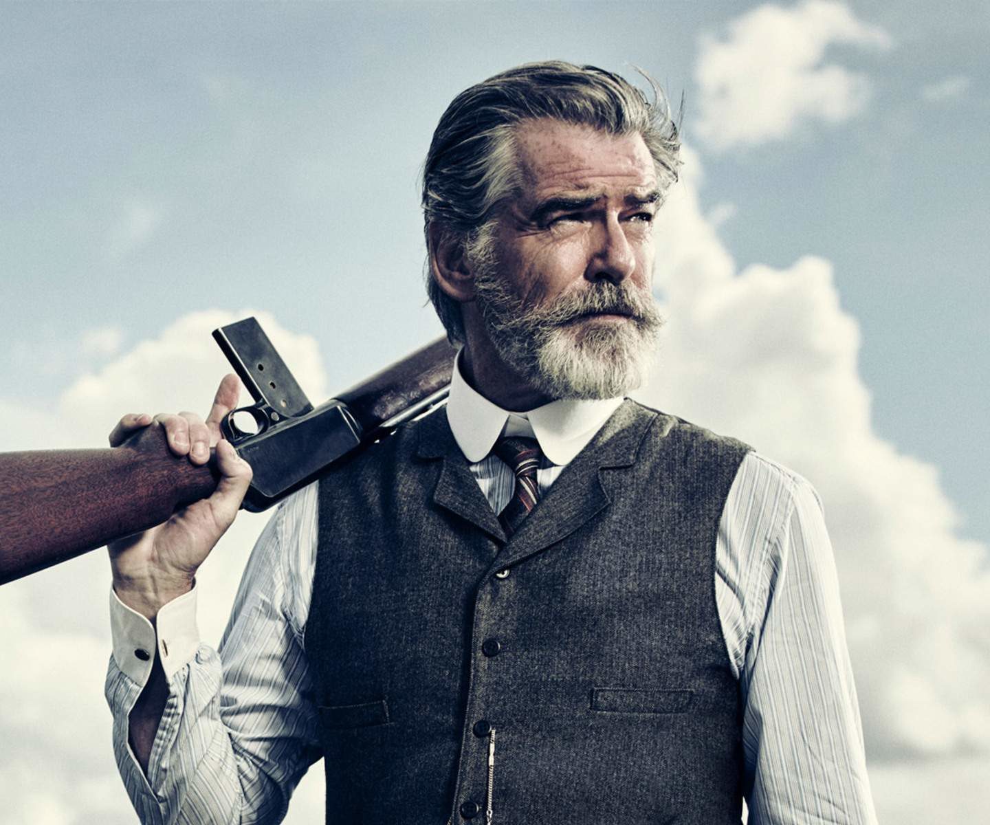 Pierce Brosnan to america