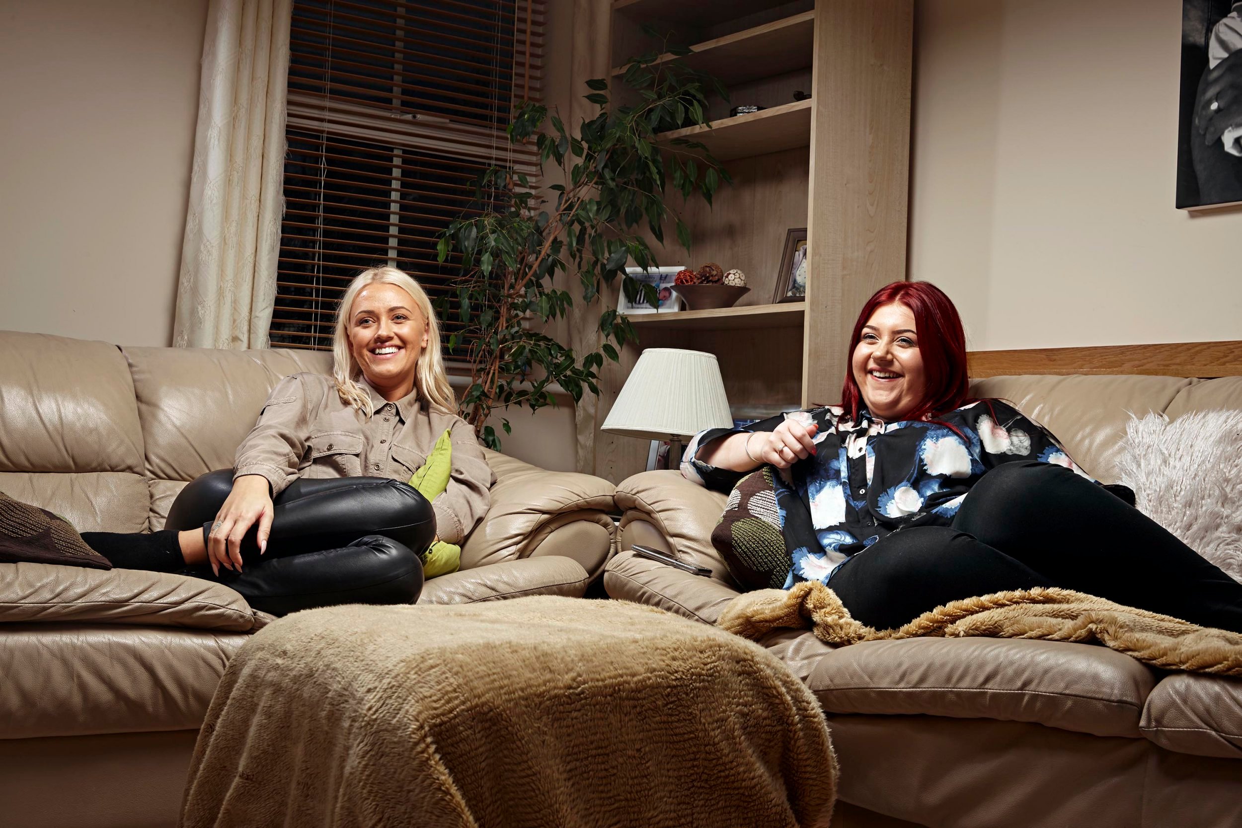 ellie and izzi gogglebox