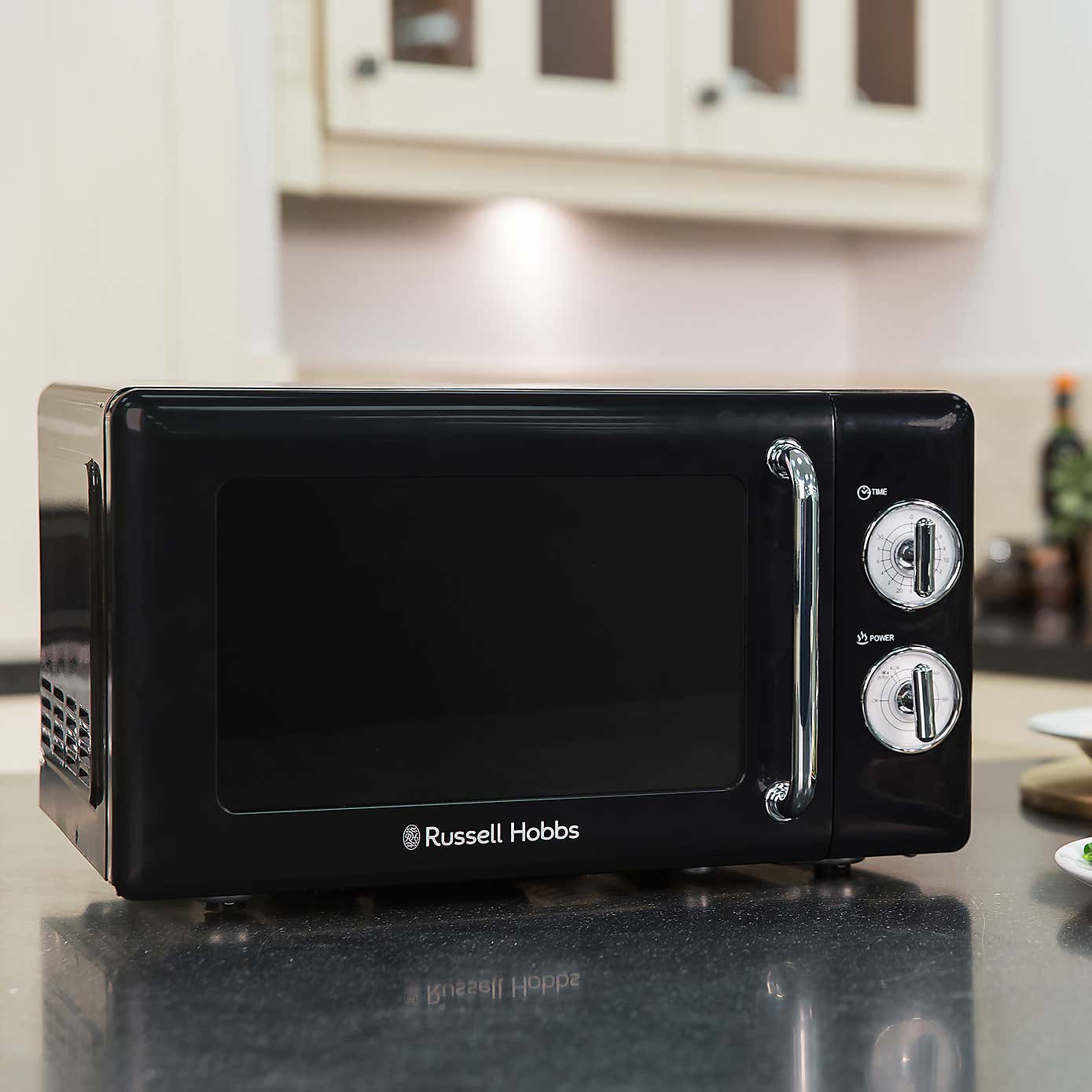 Russell Hobbs Retro 700W 17L Black Manual Microwave