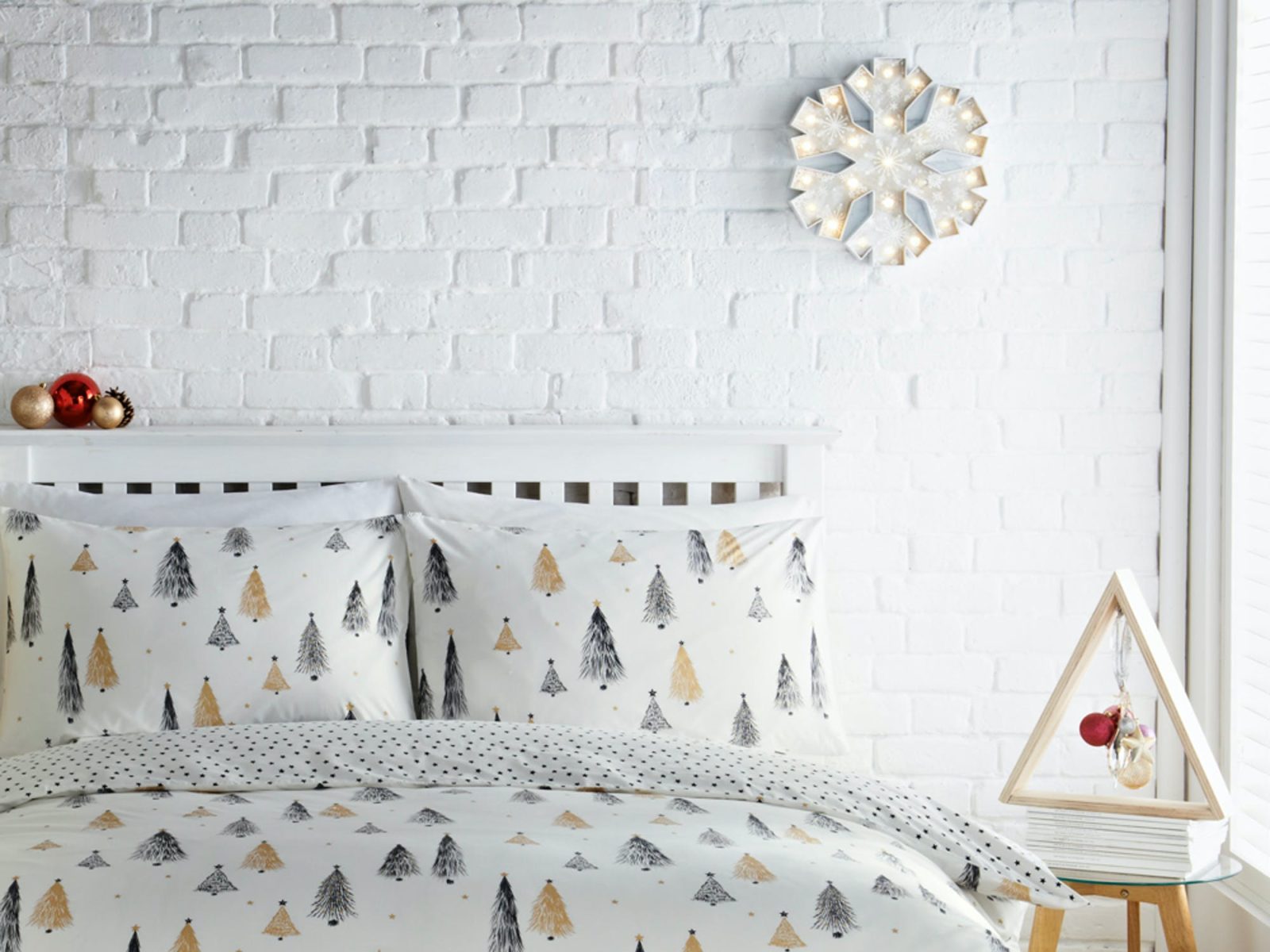 Reversible Metallic Christmas Tree Bedding - £15.00 to £25.00