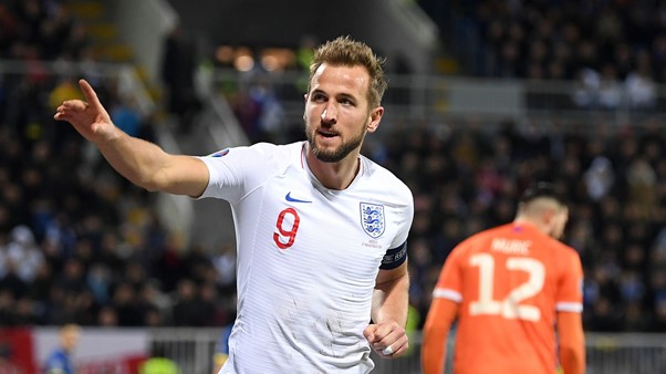 Harry Kane playing an England football match.