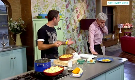 Phillip Schofield Holly Willoughby: chaos in the kitchen with Gino D’Acampo.