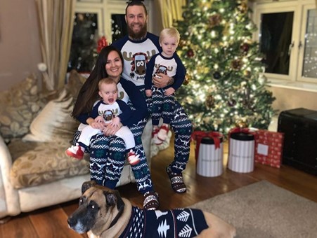 The Irish boxing star enjoys Christmas with his family.