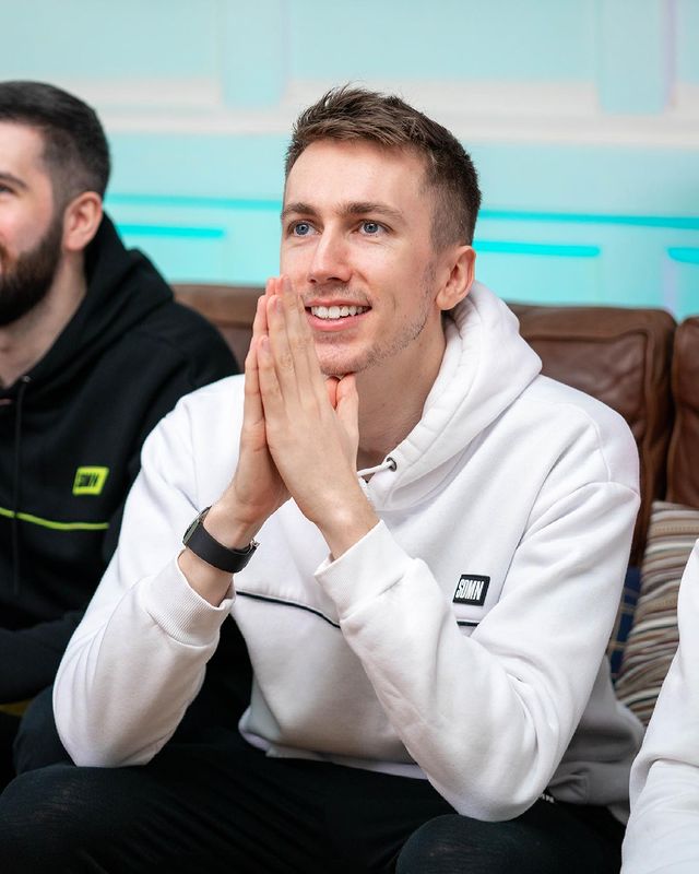 How Much Money Does Miniminter Have