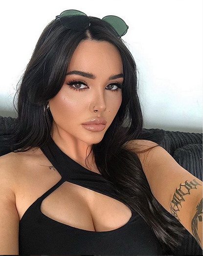 The former reality star sets up her new Instagram account.
