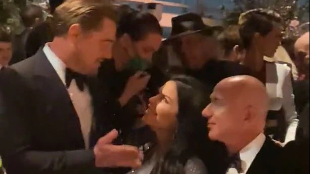 Bezos Girlfriend with Leonardo DiCaprio
