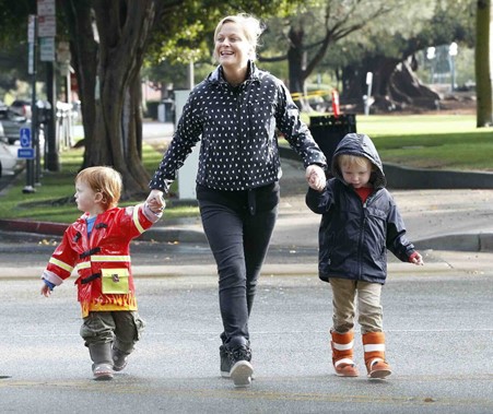 Abel Arnett: Meet Amy Poehler’s adorable family.