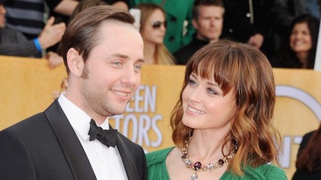 Alexis Bledel Child: Her secret baby with Vincent Kartheiser.