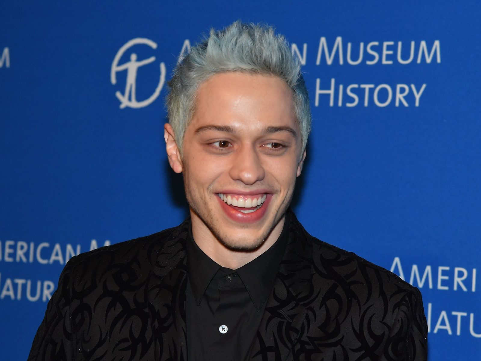How tall is Pete Davidson featured image.