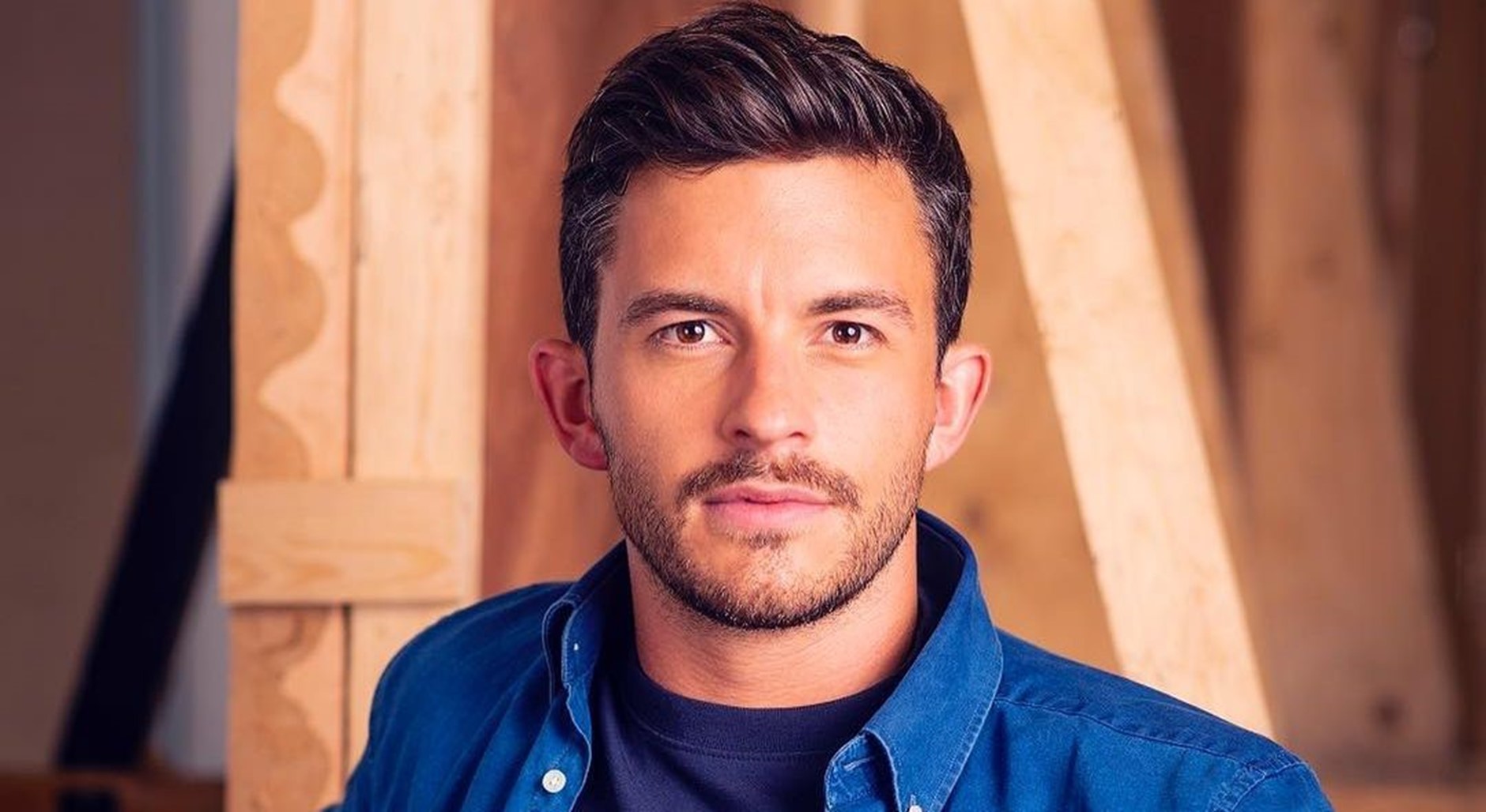 Jonathan Bailey Partner: Who Is the Bridgerton Star Dating?