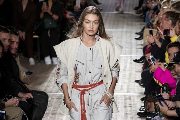 How tall is Gigi Hadid? The model takes to the Chanel runway.