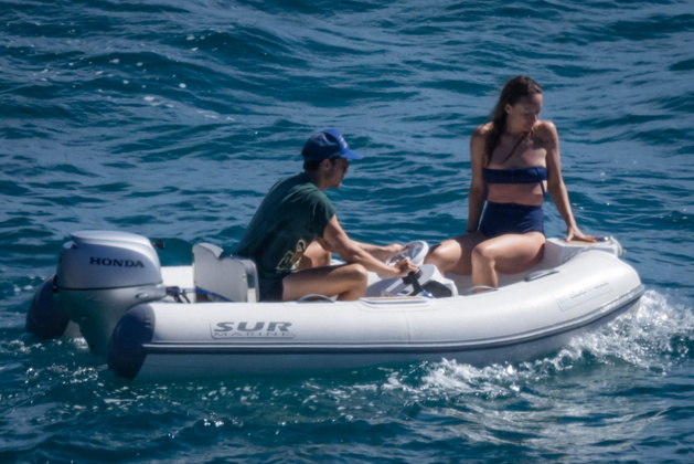 Harry and Olivia Holiday