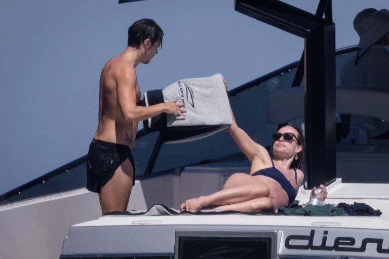 Yacht Harry Styles