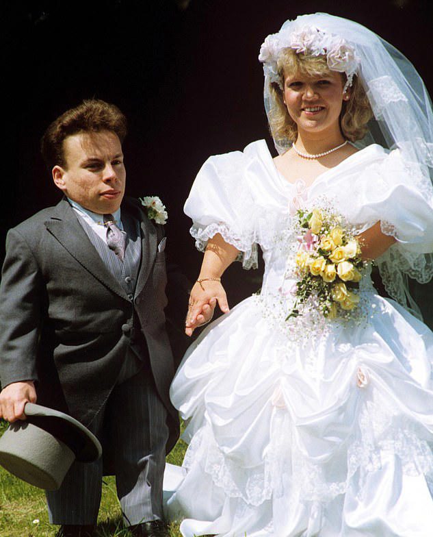 Warwick Davis and wife, Samantha, on their wedding day. 